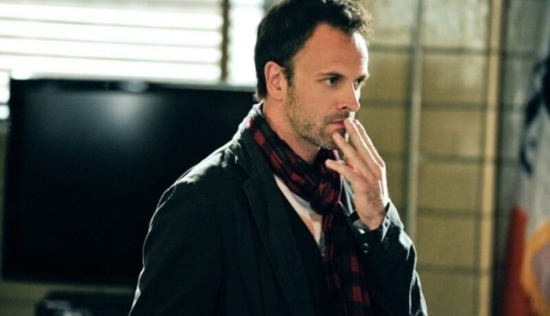 A Look At CBS’ Elementary Pilot